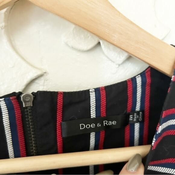 Doe & Rae Black Red White Stripe Short Sleeve Sheath Dress with Pockets Size M - Picture 3 of 6